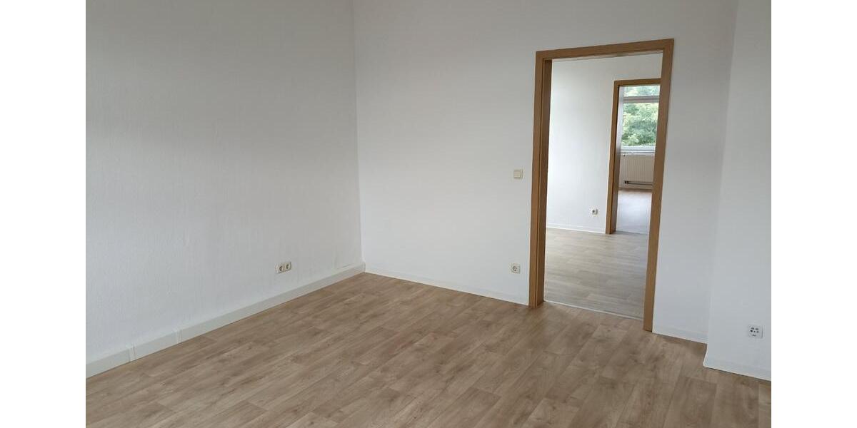 Etagenwohnung Zwickau - 3 Zimmer, 70 m&sup2;, 385&euro; | Angebot:24532233