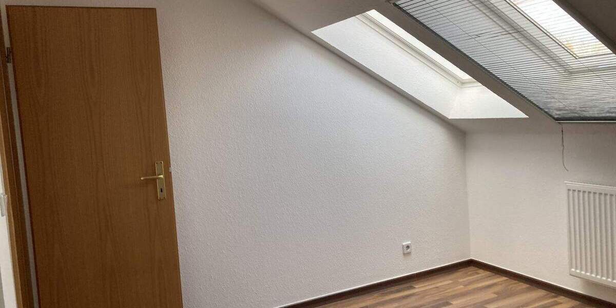 Etagenwohnung Zwickau Innenstadt - 3 Zimmer, 77 m&sup2;, 105.000&euro; | Angebot:25707420