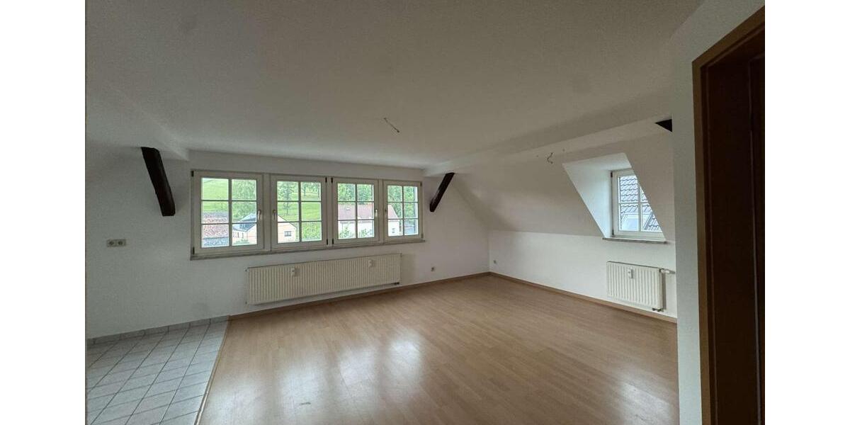 Dachgeschoßwohnung Mülsen - 2 Zimmer, 41 m&sup2;, 280&euro; | Angebot:21286952