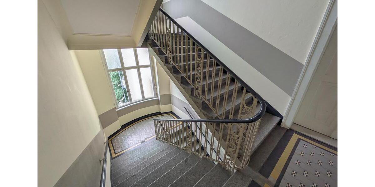 Etagenwohnung Zwickau - 8 Zimmer, 222 m&sup2;, 1.350&euro; | Angebot:25945632