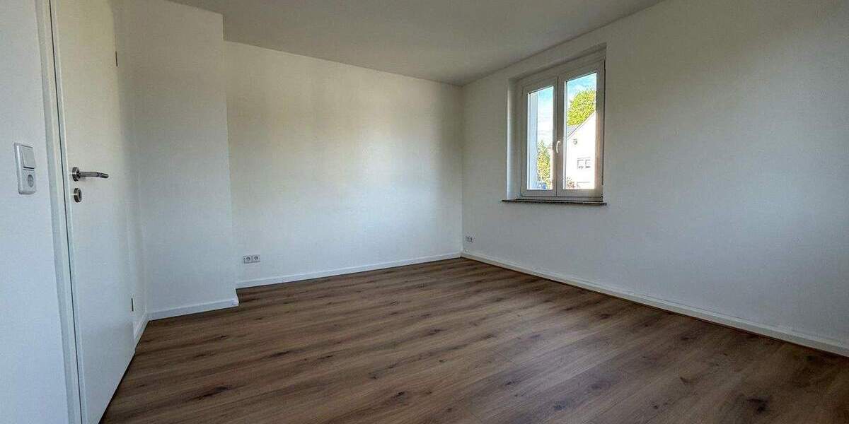 Etagenwohnung Niederwürschnitz - 4 Zimmer, 100 m&sup2;, 740&euro; | Angebot:25670172