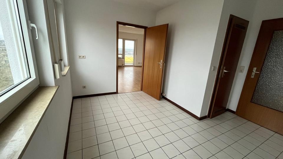 Etagenwohnung Zwickau Auerbach - 3 Zimmer, 78 m&sup2;, 504&euro; | Angebot:19815860
