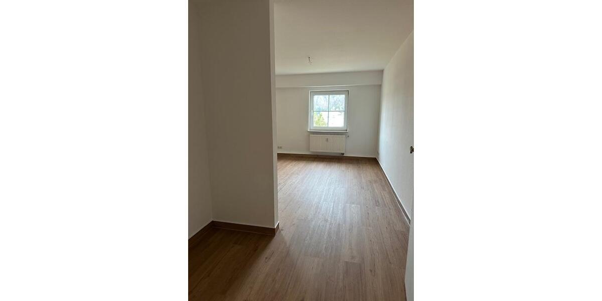 Etagenwohnung Gornsdorf - 2 Zimmer, 60 m&sup2;, 390&euro; | Angebot:25852910
