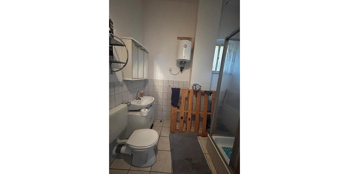 Hochparterre Crimmitschau - 2 Zimmer, 72 m&sup2;, 400&euro; | Angebot:25868358