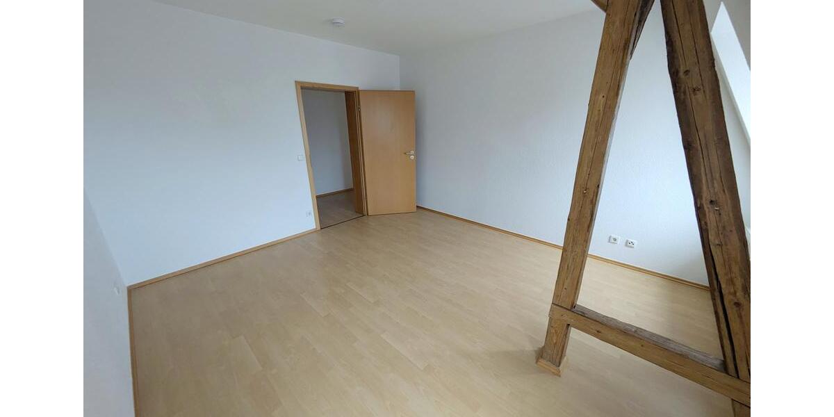 Dachgeschoßwohnung Zwickau - 2 Zimmer, 62 m&sup2;, 305&euro; | Angebot:26681037