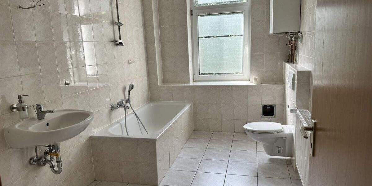 Etagenwohnung Zwickau Eckersbach - 3 Zimmer, 76 m&sup2;, 49.000&euro; | Angebot:25707392