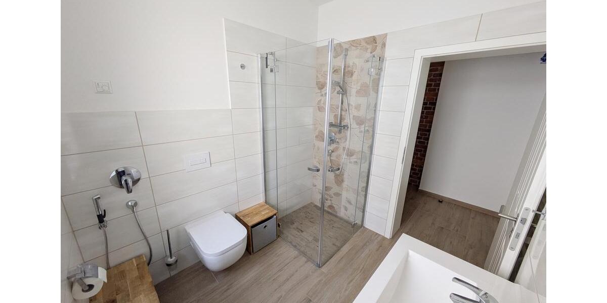 Etagenwohnung Zwickau - 2 Zimmer, 83 m&sup2;, 800&euro; | Angebot:26008215