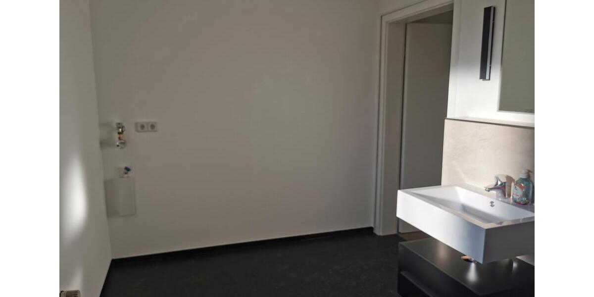Etagenwohnung Zwickau - 4 Zimmer, 122 m&sup2;, 970&euro; | Angebot:25917458