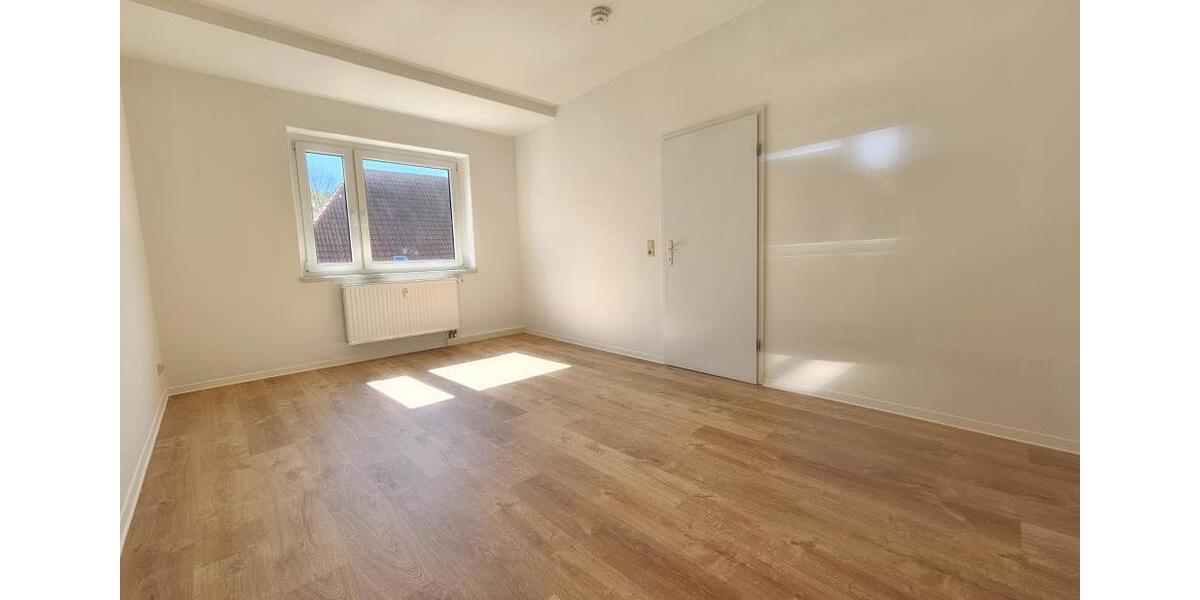 Dachgeschoßwohnung Aue-Bad Schlema Bad Schlema - 3 Zimmer, 78 m&sup2;, 389&euro; | Angebot:26645174