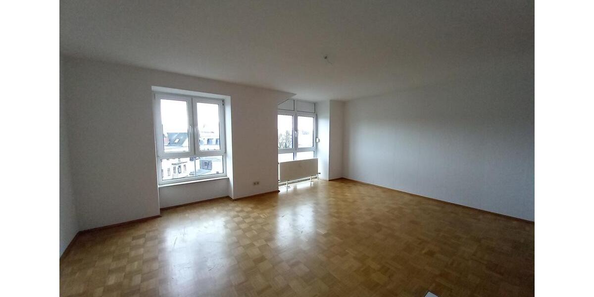 Etagenwohnung Crimmitschau - 2 Zimmer, 63 m&sup2;, 370&euro; | Angebot:17385084