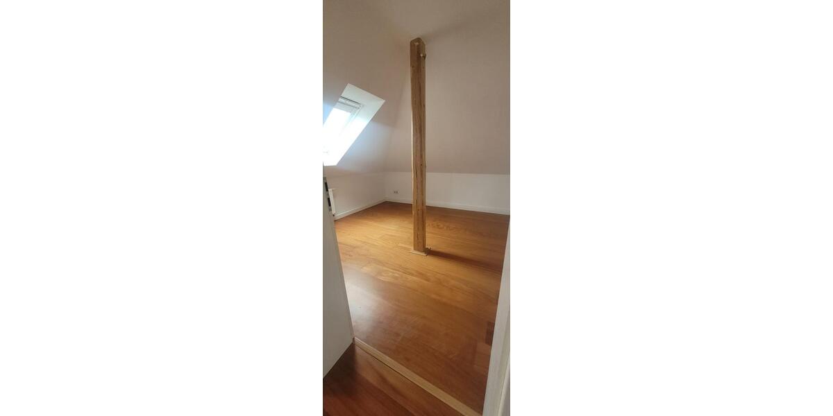 Dachgeschoßwohnung Limbach-Oberfrohna Oberfrohna - 2 Zimmer, 59 m&sup2;, 355&euro; | Angebot:24075560