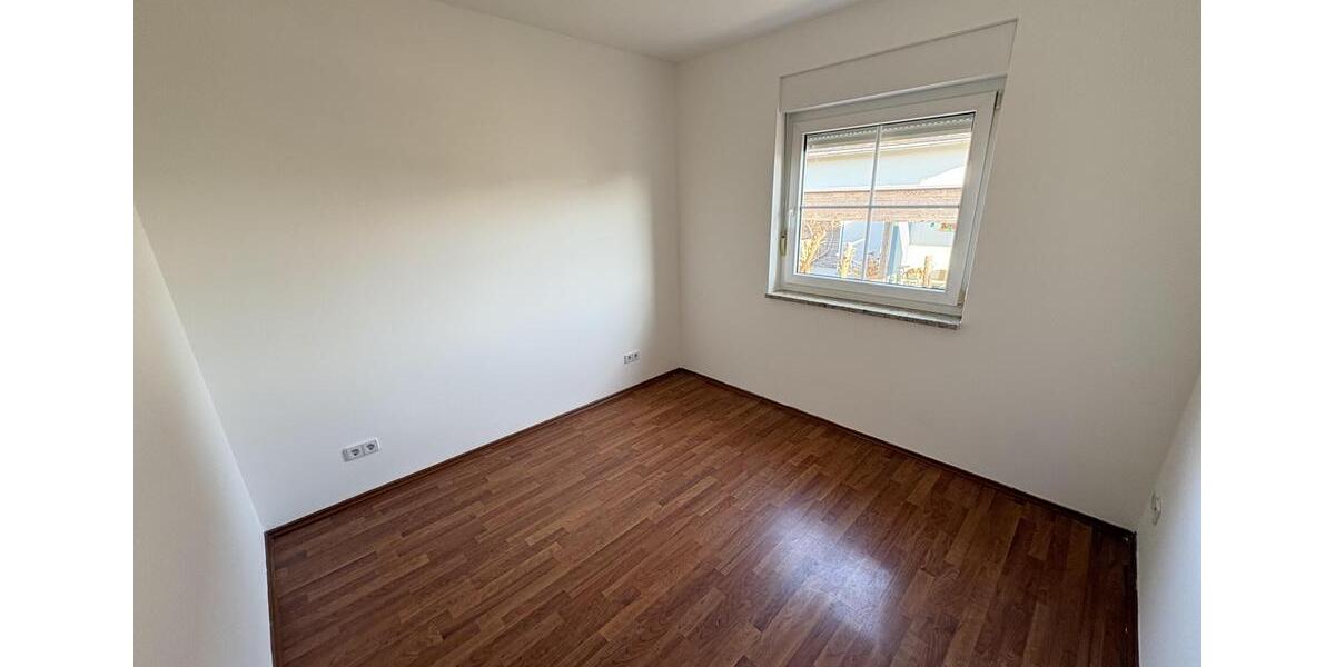 Einfamilienhaus Zwickau Cainsdorf - 3 Zimmer, 95 m&sup2;, 1.300&euro; | Angebot:24963886