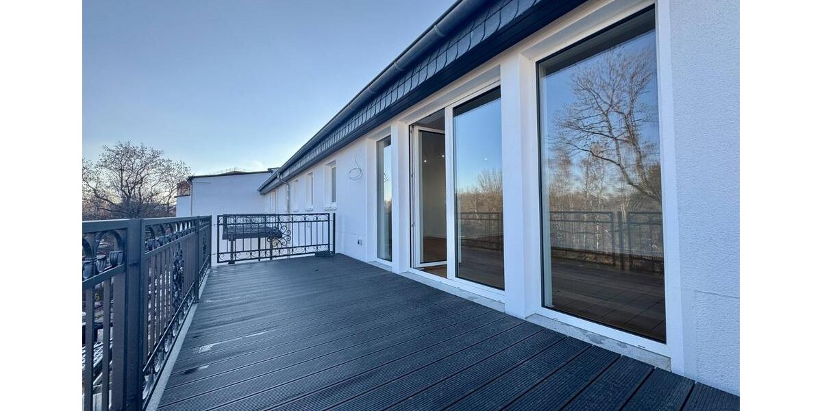 Dachgeschoßwohnung Limbach-Oberfrohna Oberfrohna - 4.5 Zimmer, 150 m&sup2;, 1.372&euro; | Angebot:25499849