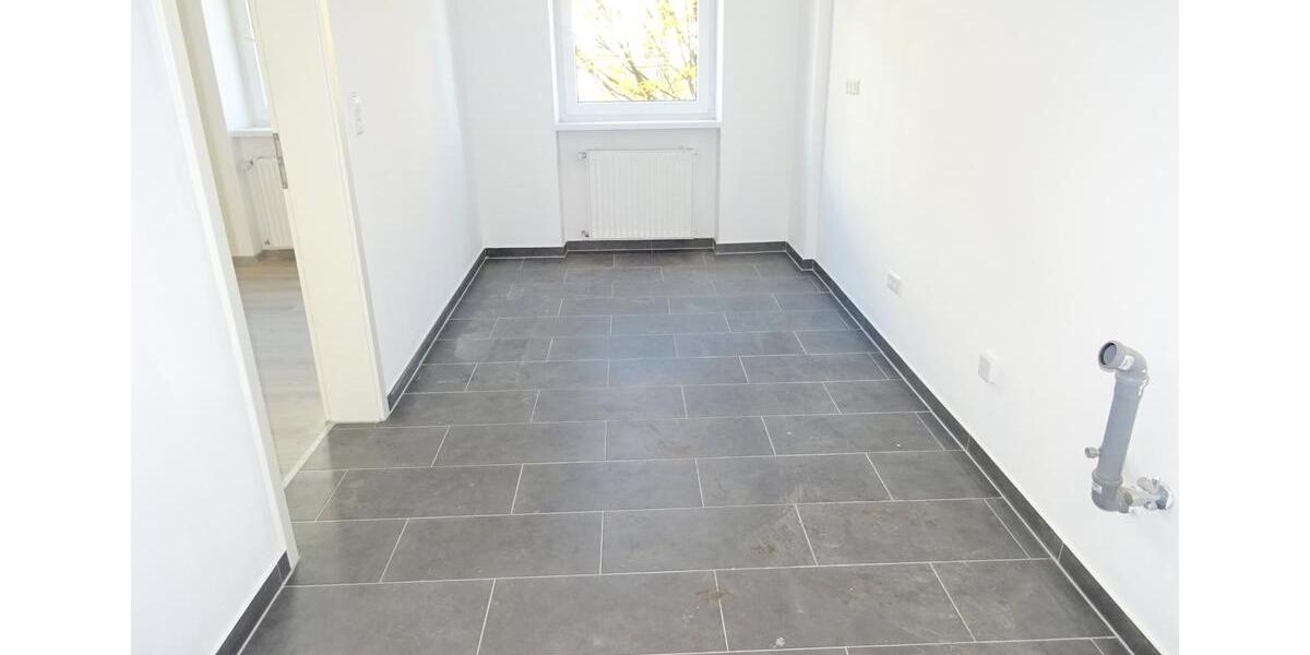 Etagenwohnung Zwickau - 4 Zimmer, 120 m&sup2;, 700&euro; | Angebot:21447983