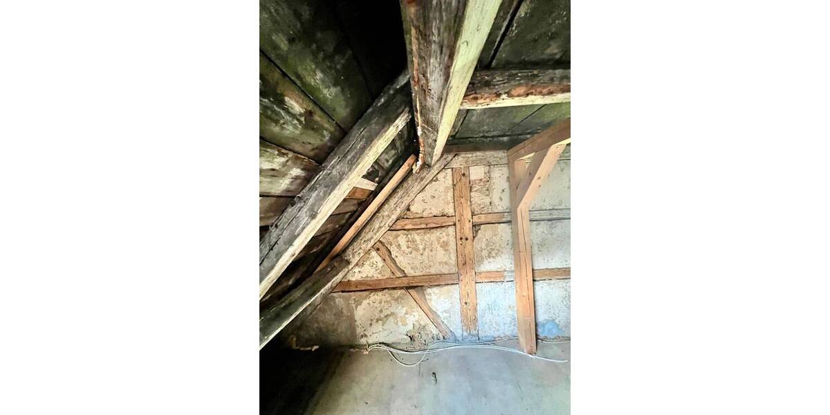 Mehrfamilienhaus, Wohnhaus Lengenfeld - 4 Zimmer, 150 m&sup2;, 85.000&euro; | Angebot:25708235