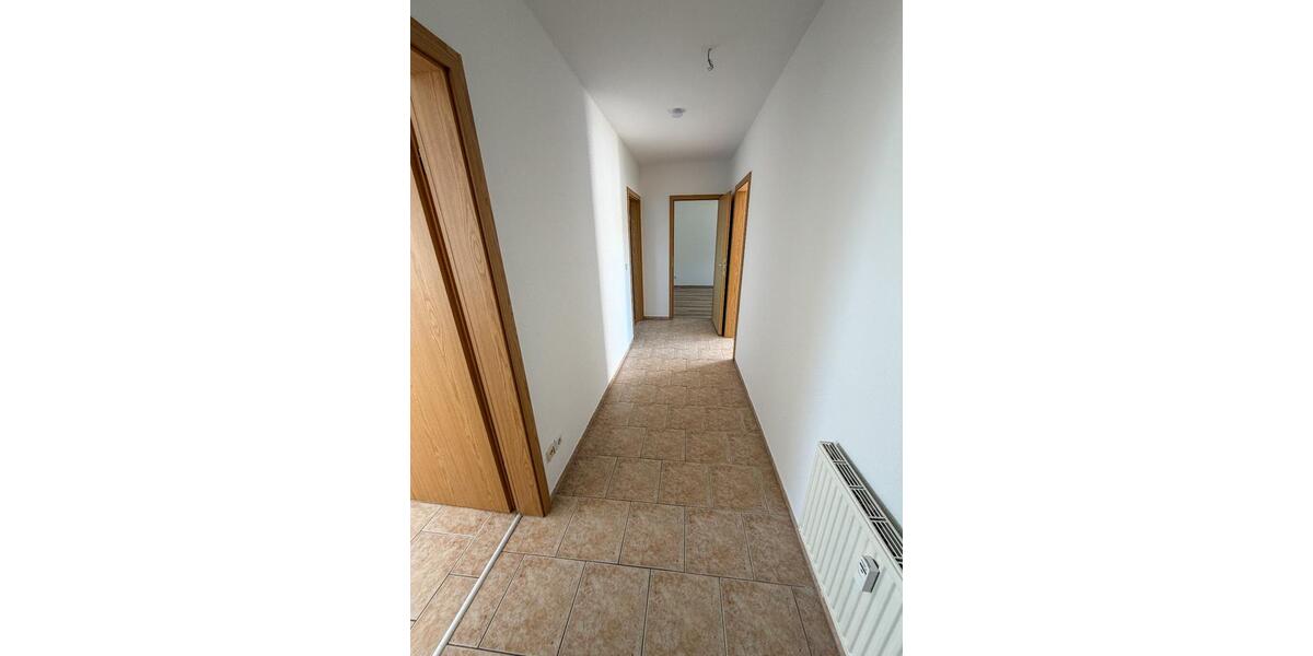 Dachgeschoßwohnung Werdau - 3 Zimmer, 67 m&sup2;, 334&euro; | Angebot:26131598