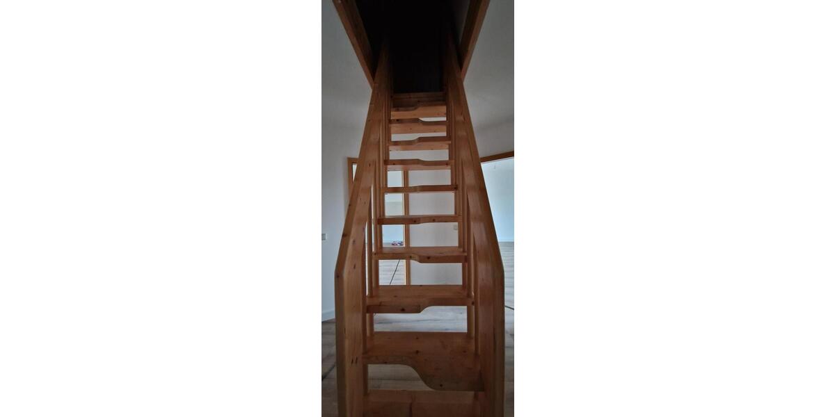 Dachgeschoßwohnung Hohenstein-Ernstthal Ernstthal - 5 Zimmer, 98 m&sup2;, 630&euro; | Angebot:25232383