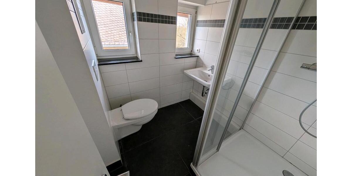 Dachgeschoßwohnung Zwickau - 3 Zimmer, 69 m&sup2;, 430&euro; | Angebot:25893369