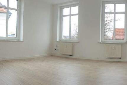Wohnung Zwickau Pöhlau - 3 Zimmer, 75 m&sup2;, 380&euro; | Angebot:26389544