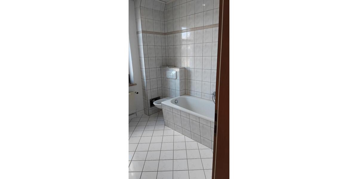 Etagenwohnung Zwickau Neuplanitz - 2.5 Zimmer, 55 m&sup2;, 315&euro; | Angebot:25499830