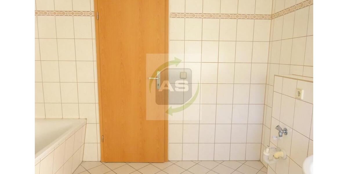 Dachgeschoßwohnung Zwickau - 1 Zimmer, 38 m&sup2;, 240&euro; | Angebot:25267482