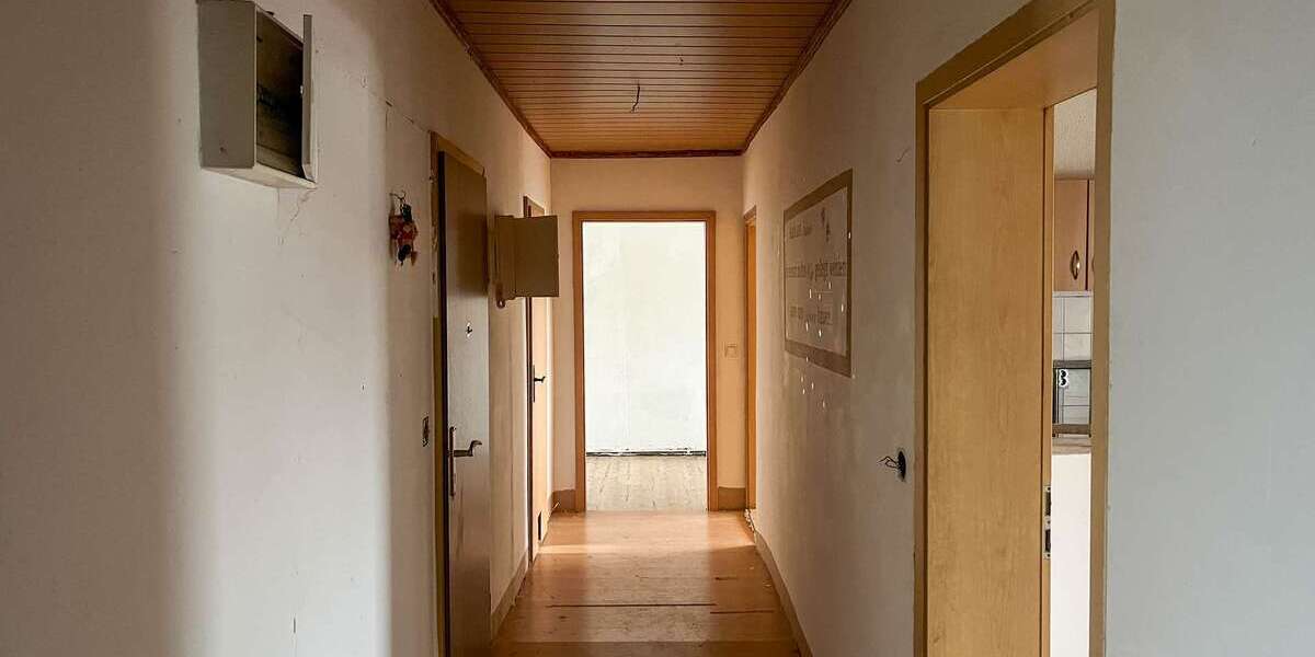 Einfamilienhaus Stollberg/Erzgeb. Erzgeb. - 12 Zimmer, 260 m&sup2;, 89.000&euro; | Angebot:23806607