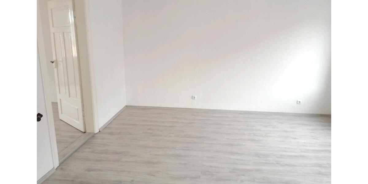 Etagenwohnung Zwickau Neuplanitz - 5 Zimmer, 100 m&sup2;, 650&euro; | Angebot:26293191