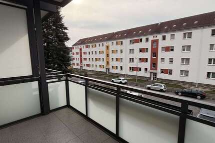 Wohnung Zwickau Marienthal Ost - 2 Zimmer, 50 m&sup2;, 295&euro; | Angebot:25908535