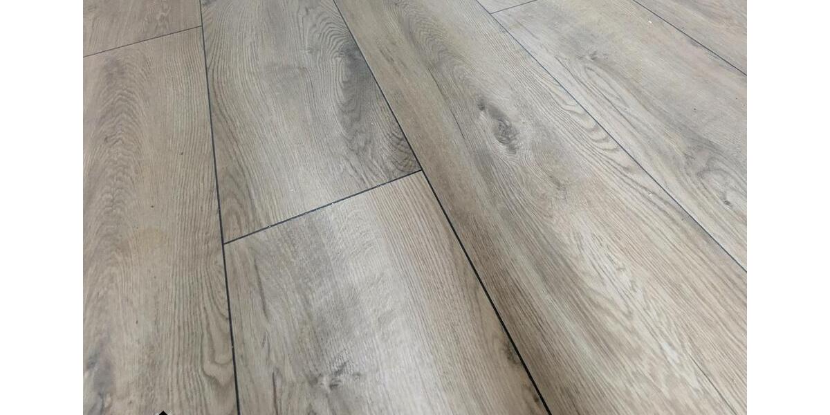 Maisonettenwohnung Glauchau - 3 Zimmer, 130 m&sup2;, 845&euro; | Angebot:25945679