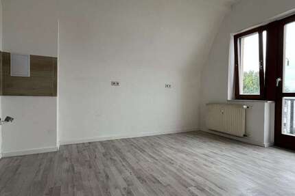 Wohnung Zwickau Pölbitz - 3 Zimmer, 79 m&sup2;, 480&euro; | Angebot:27101336