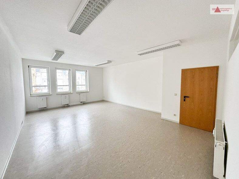 Gewerbeobjekt Kirchberg Burkersdorf - 5 Zimmer, 800&euro; | Angebot:25776720