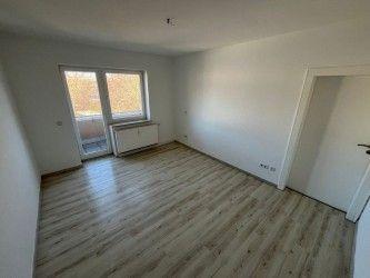 Etagenwohnung Glauchau - 3 Zimmer, 75 m&sup2;, 470&euro; | Angebot:25351034