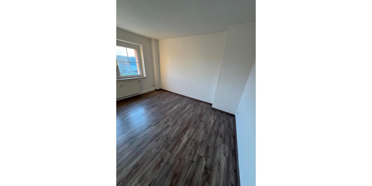 Hochparterre Hohenstein-Ernstthal Ernstthal - 3 Zimmer, 64 m&sup2;, 385&euro; | Angebot:24688348