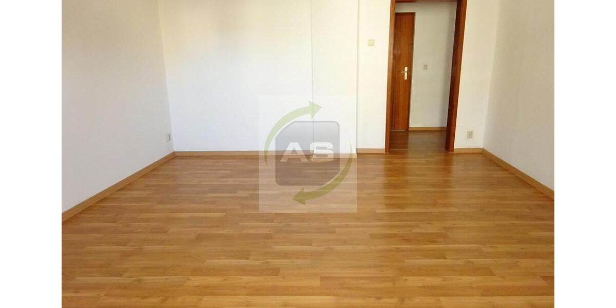 Dachgeschoßwohnung Zwickau - 2 Zimmer, 63 m&sup2;, 340&euro; | Angebot:25902812