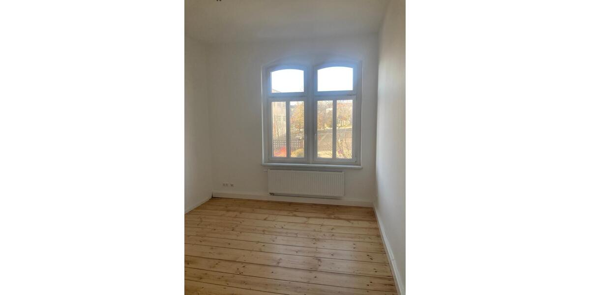 Etagenwohnung Reichenbach im Vogtland - 5 Zimmer, 150 m&sup2;, 900&euro; | Angebot:24851263