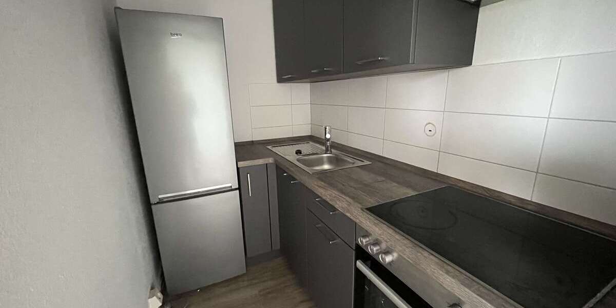 Etagenwohnung Zwickau Neuplanitz - 1 Zimmer, 35 m&sup2;, 230&euro; | Angebot:23805280