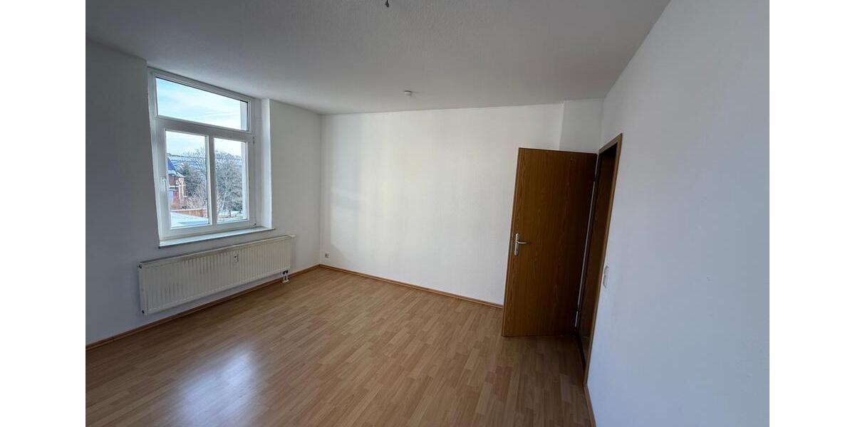 Etagenwohnung Reichenbach im Vogtland - 3 Zimmer, 57 m&sup2;, 285&euro; | Angebot:24836330