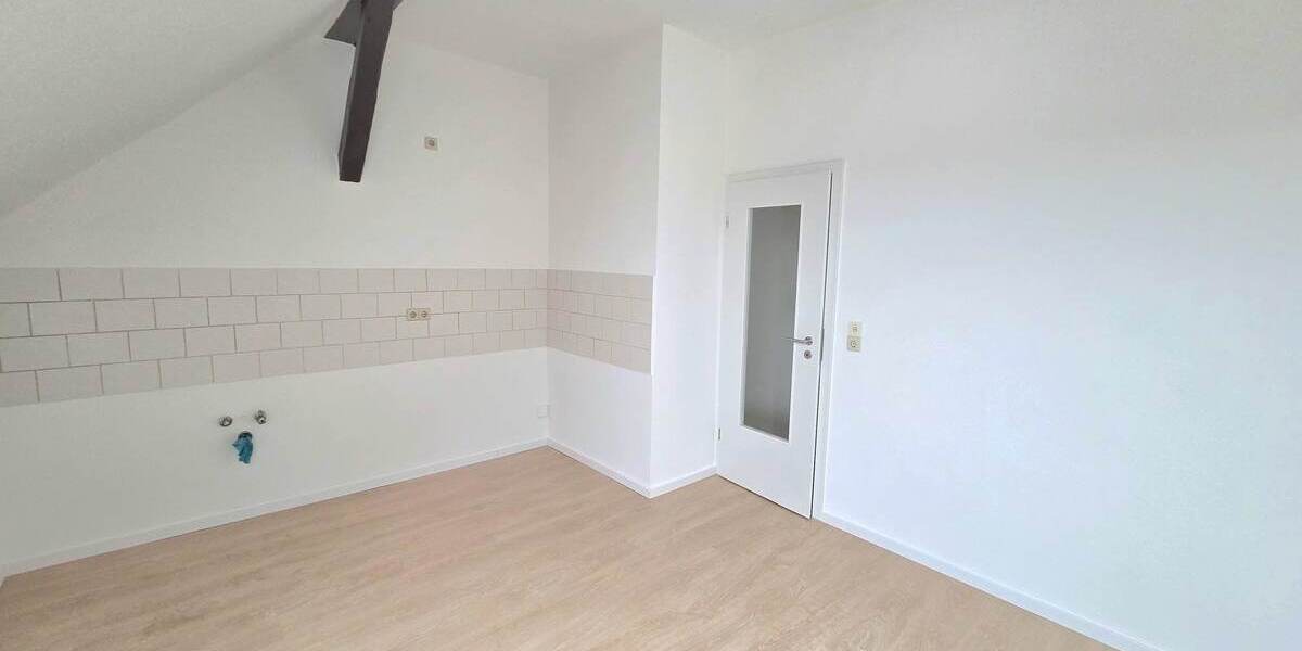 Schicke 3-Zimmer-Dachgeschosswohnung in zentraler Lage von Stollberg! - Dachgeschoßwohnung Stollberg Hoheneck | Angebot:22592704