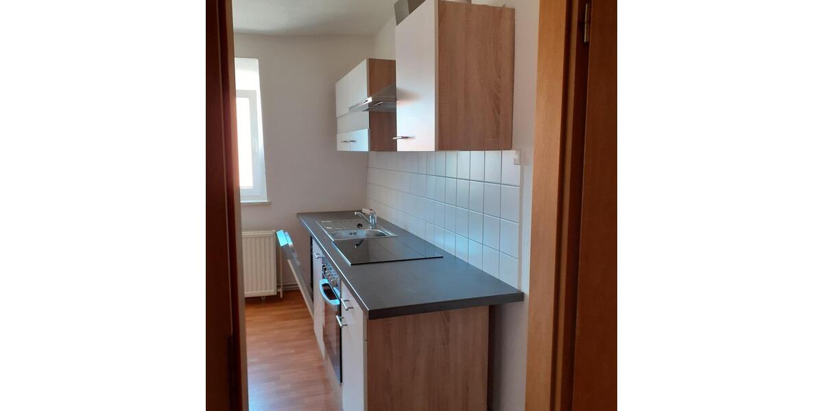 Dachgeschoßwohnung Glauchau - 2 Zimmer, 50 m&sup2;, 300&euro; | Angebot:25432917