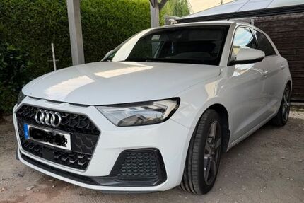 Audi A1 142.000 km 17.990 &euro; Mühlau 09241