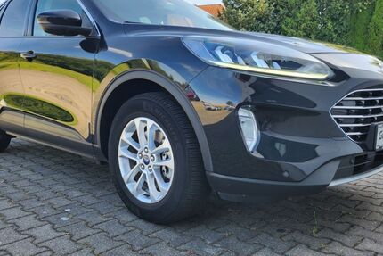 Ford Kuga 54.210 km 22.490 &euro; Glauchau 08371