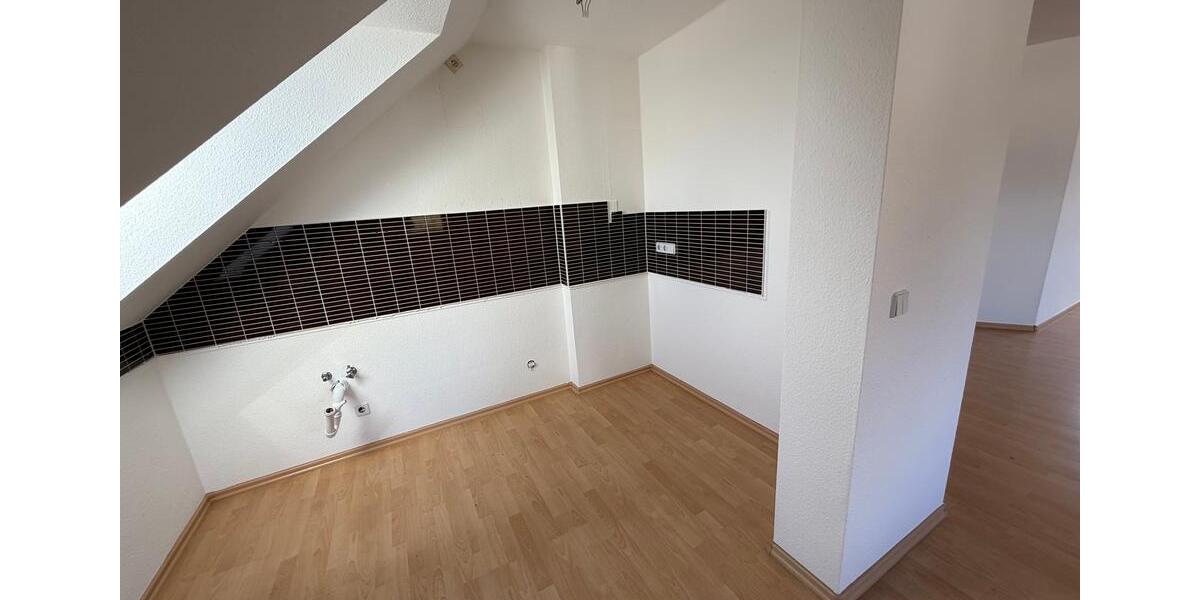 Dachgeschoßwohnung Zwickau Zwickau-Nord - 3 Zimmer, 99 m&sup2;, 620&euro; | Angebot:25753769