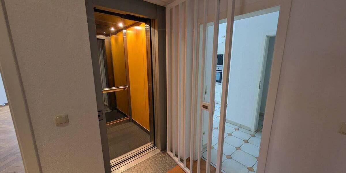 Gewerbeobjekt Zwickau Bahnhofsvorstadt - 8 Zimmer, 222 m&sup2;, 1.350&euro; | Angebot:25958328