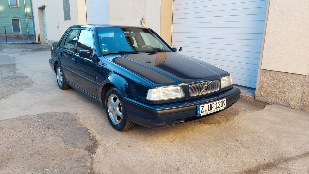 Volvo 460 21.800 km 12.990 &euro; Limbach Oberfrohna 09212