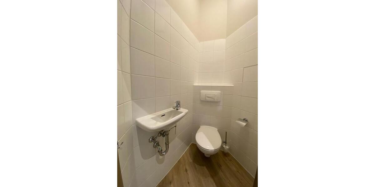 Etagenwohnung Zwickau - 2 Zimmer, 65 m&sup2;, 600&euro; | Angebot:25046086