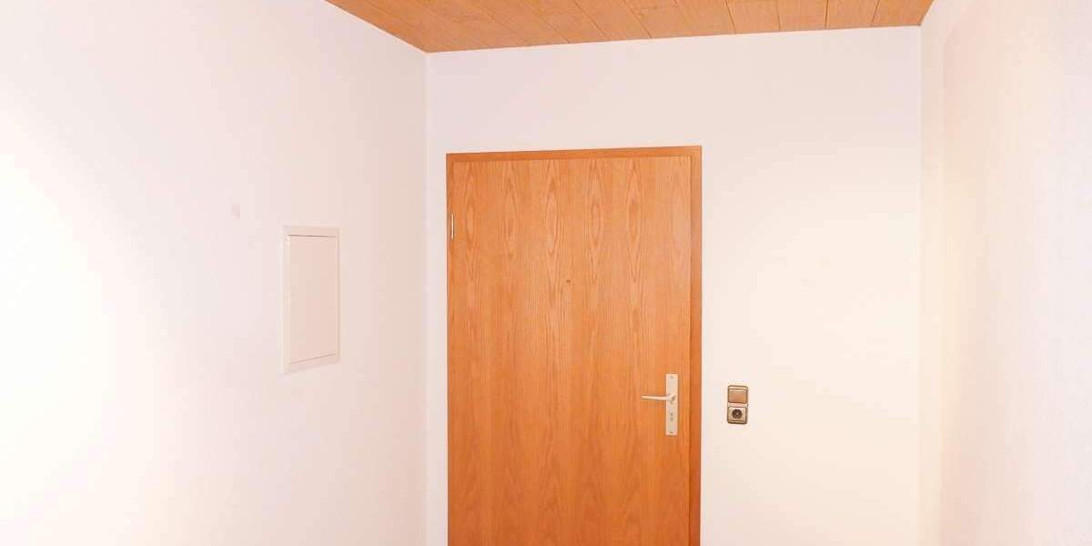 Etagenwohnung Greiz Neumühle - 3 Zimmer, 77 m&sup2;, 83.000&euro; | Angebot:25729332