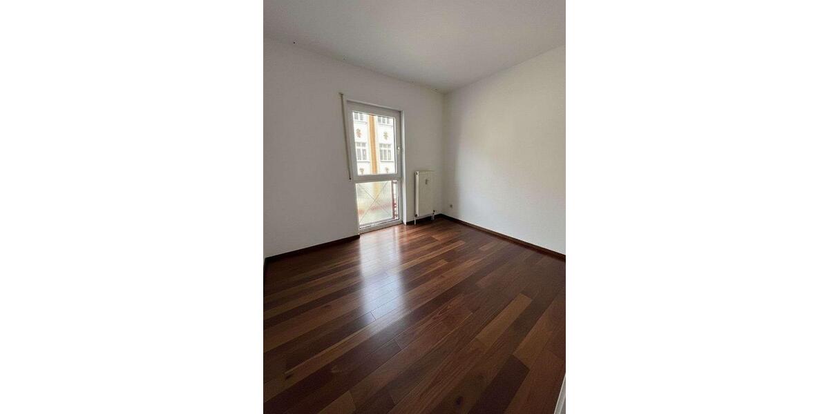 Etagenwohnung Zwickau - 2 Zimmer, 76 m&sup2;, 497&euro; | Angebot:24687808