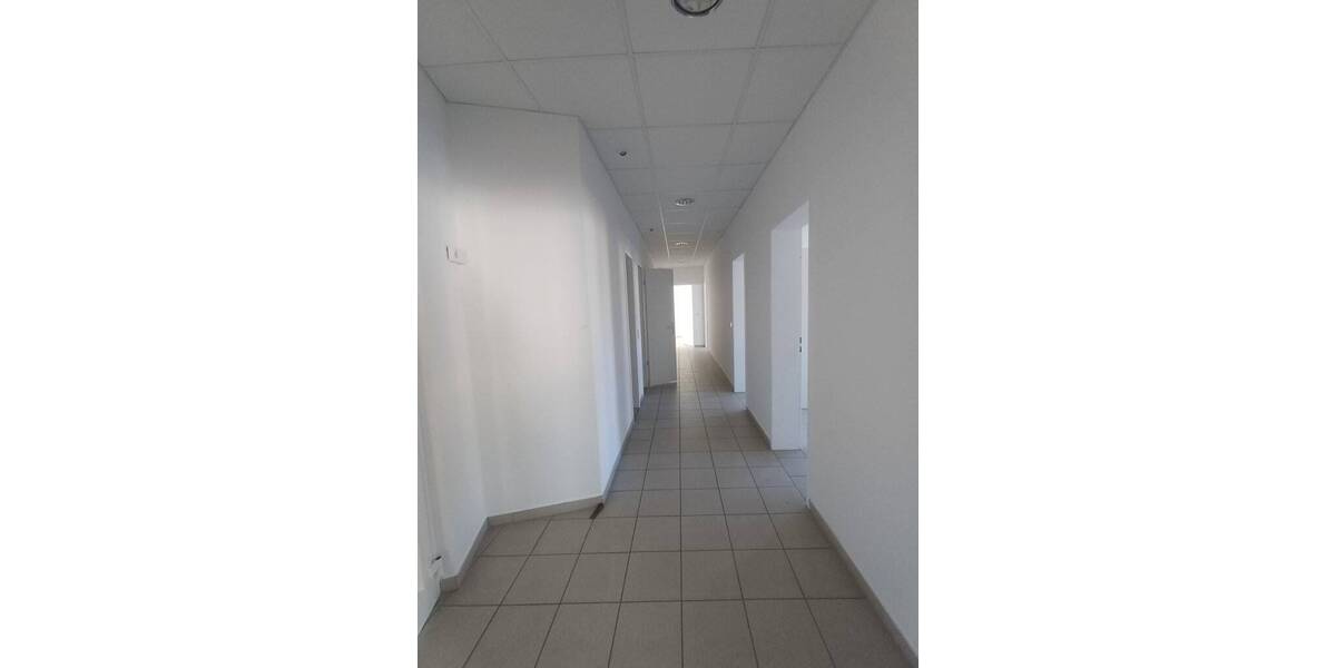 Gewerbeobjekt Zwickau Innenstadt - 3 Zimmer, 140 m&sup2;, 1.199&euro; | Angebot:26695005