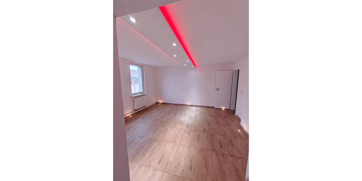 Dachgeschoßwohnung Crimmitschau - 3.5 Zimmer, 65 m&sup2;, 460&euro; | Angebot:25267386