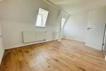Dachgeschoßwohnung Meerane - 3 Zimmer, 71 m&sup2;, 575&euro; | Angebot:25306550